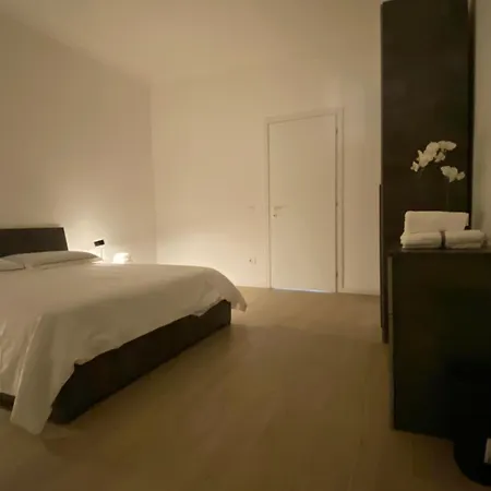 Jonny Apartment