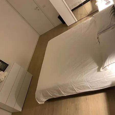 Jonny Apartment